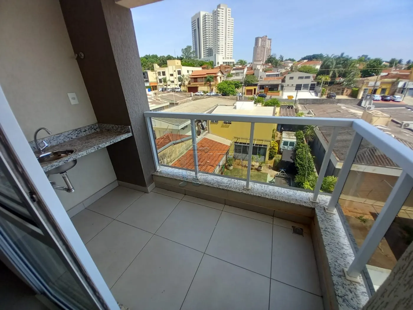 Alugar Apartamentos / Padrão em Ribeirão Preto R$ 1.700,00 - Foto 5