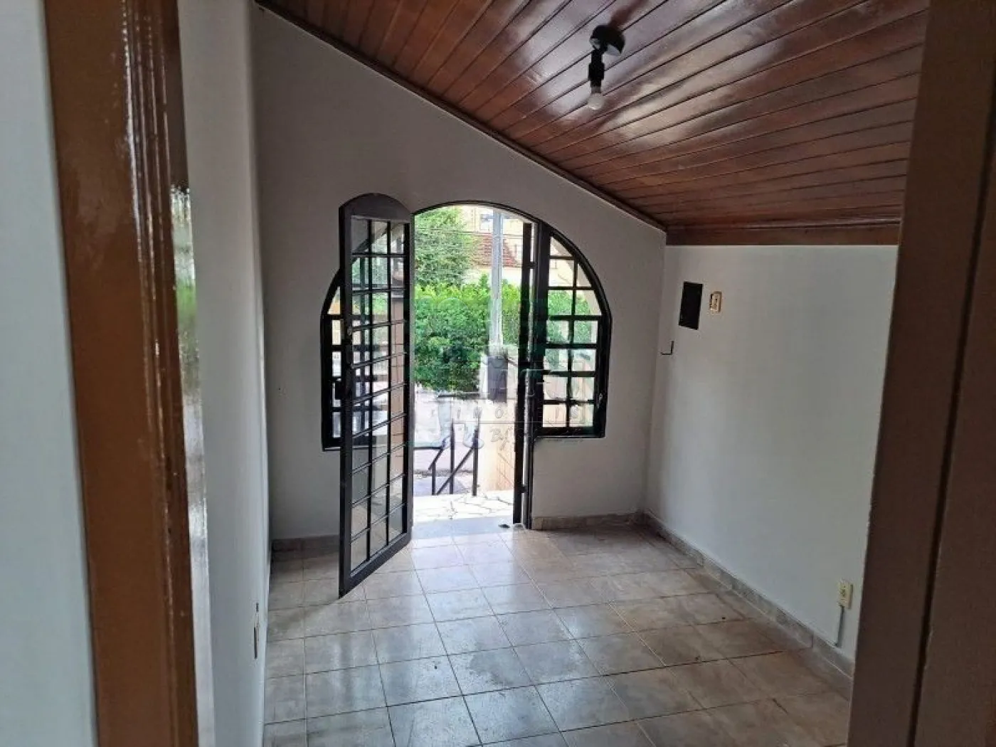 Alugar Comercial / Casa Comercial em Ribeirão Preto R$ 2.500,00 - Foto 1