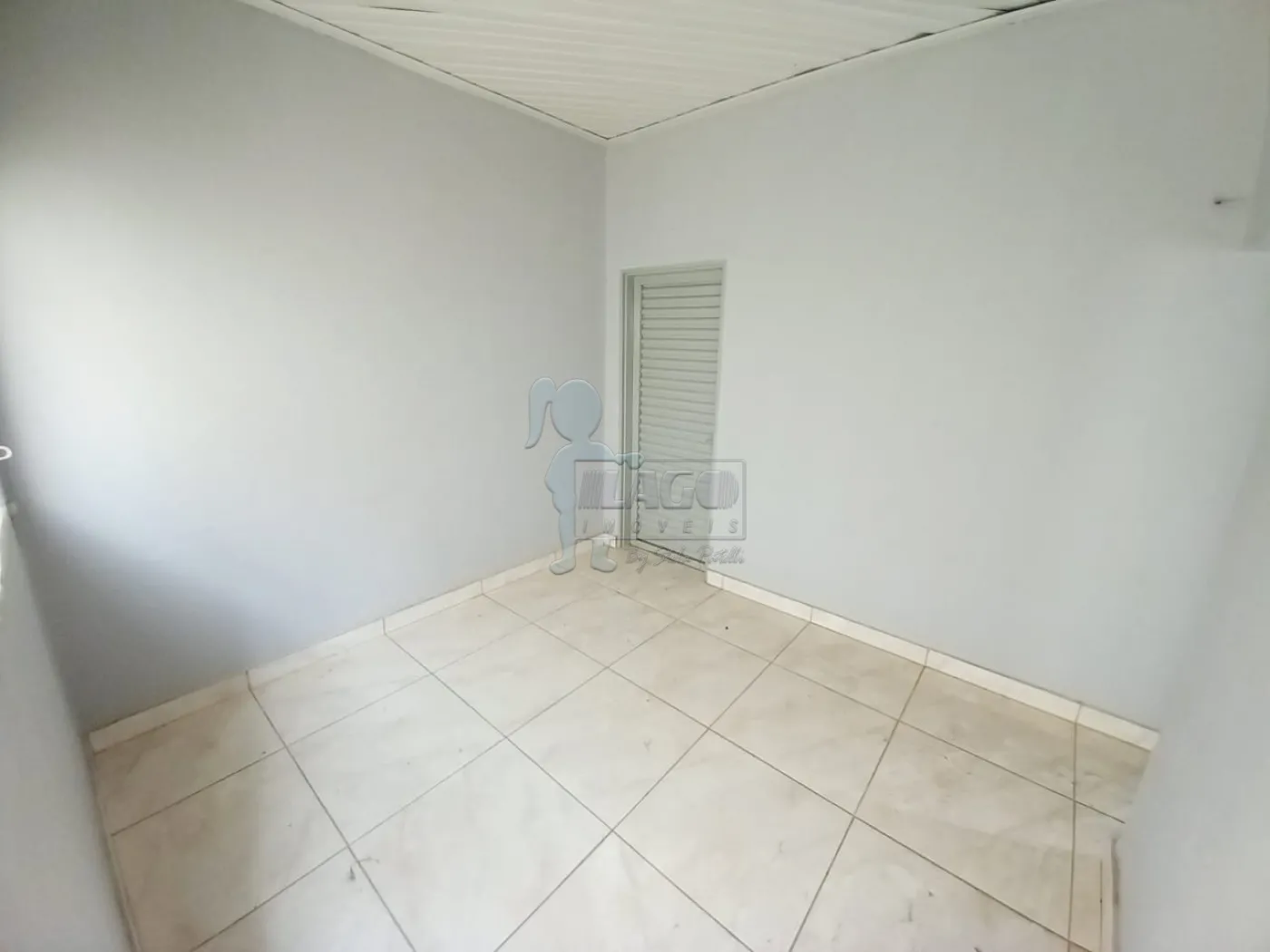 Alugar Casas / Padrão em Ribeirão Preto R$ 550,00 - Foto 2