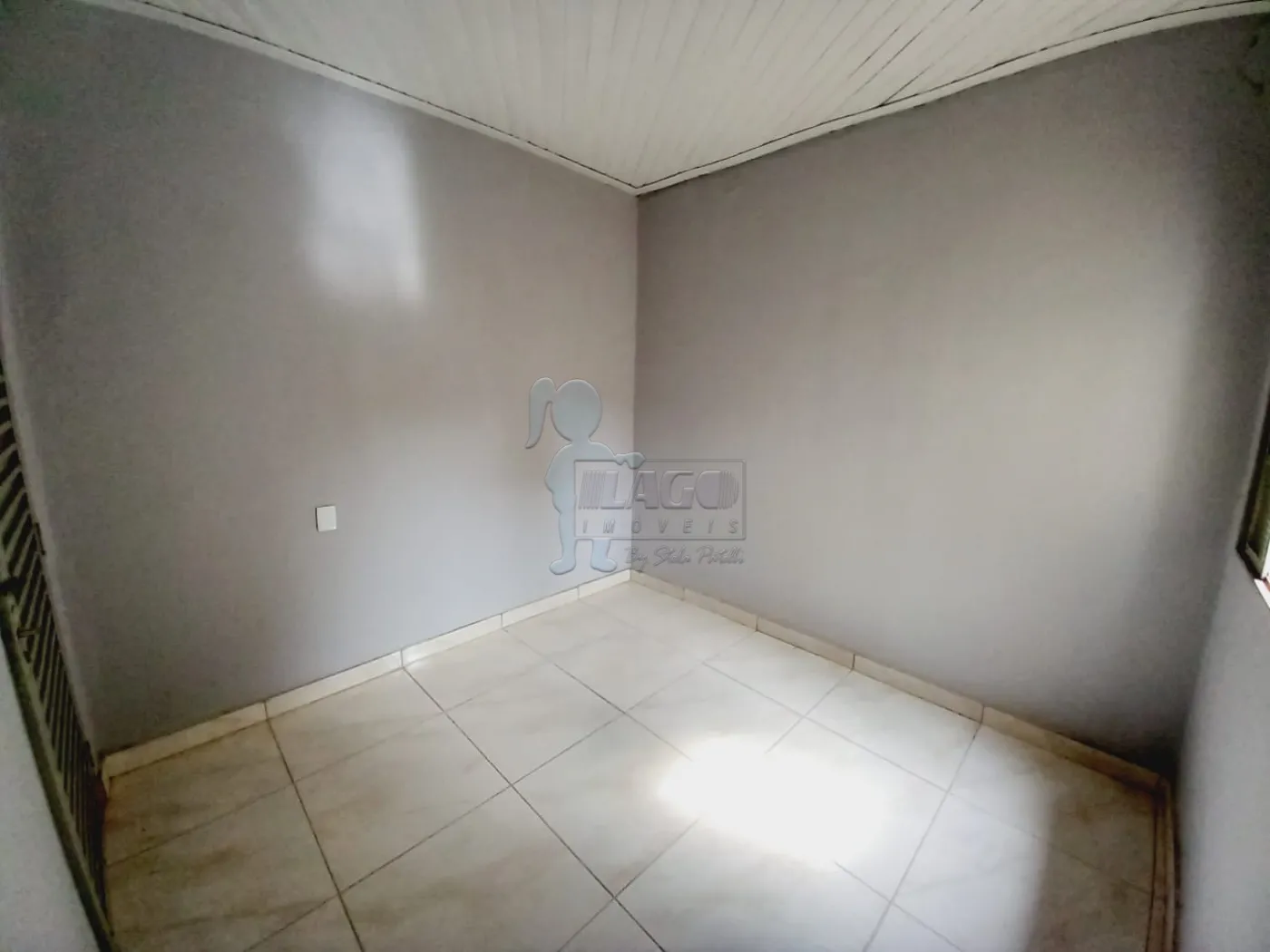 Alugar Casas / Padrão em Ribeirão Preto R$ 550,00 - Foto 1