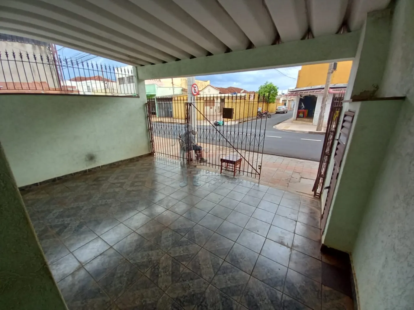 Comprar Casas / Padrão em Ribeirão Preto R$ 425.000,00 - Foto 1