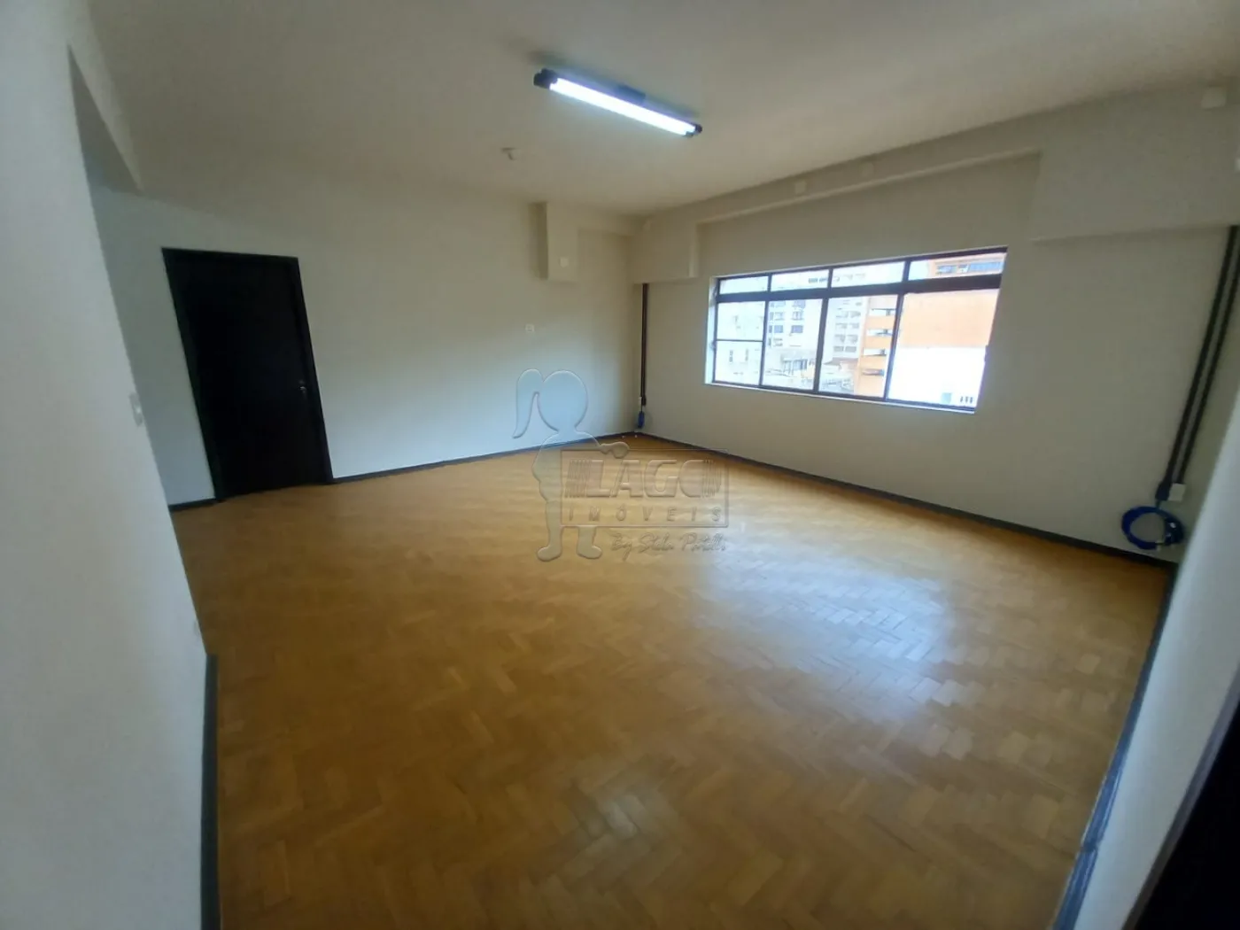 Alugar Apartamentos / Padrão em Ribeirão Preto R$ 1.900,00 - Foto 2