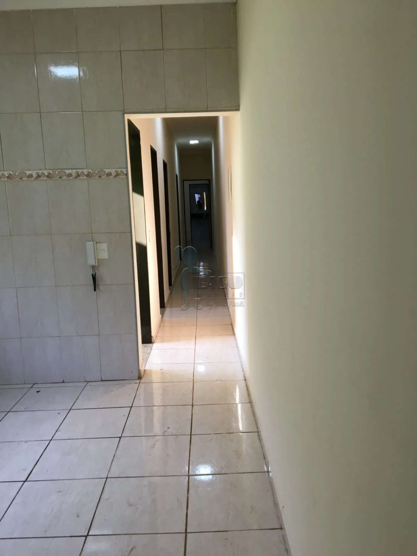 Alugar Casas / Padrão em Ribeirão Preto R$ 1.650,00 - Foto 4