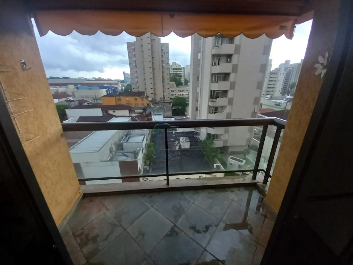 Alugar Apartamentos / Padrão em Ribeirão Preto R$ 1.800,00 - Foto 2