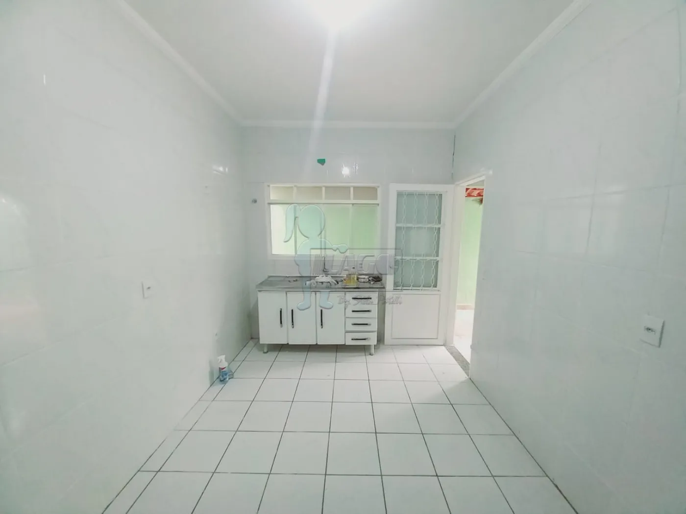Alugar Casas / Padrão em Ribeirão Preto R$ 1.650,00 - Foto 4