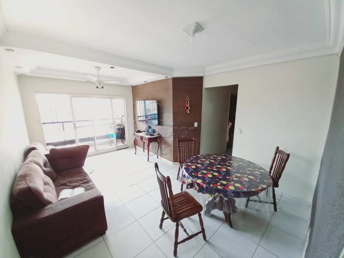 Alugar Apartamentos / Padrão em Ribeirão Preto R$ 1.100,00 - Foto 1