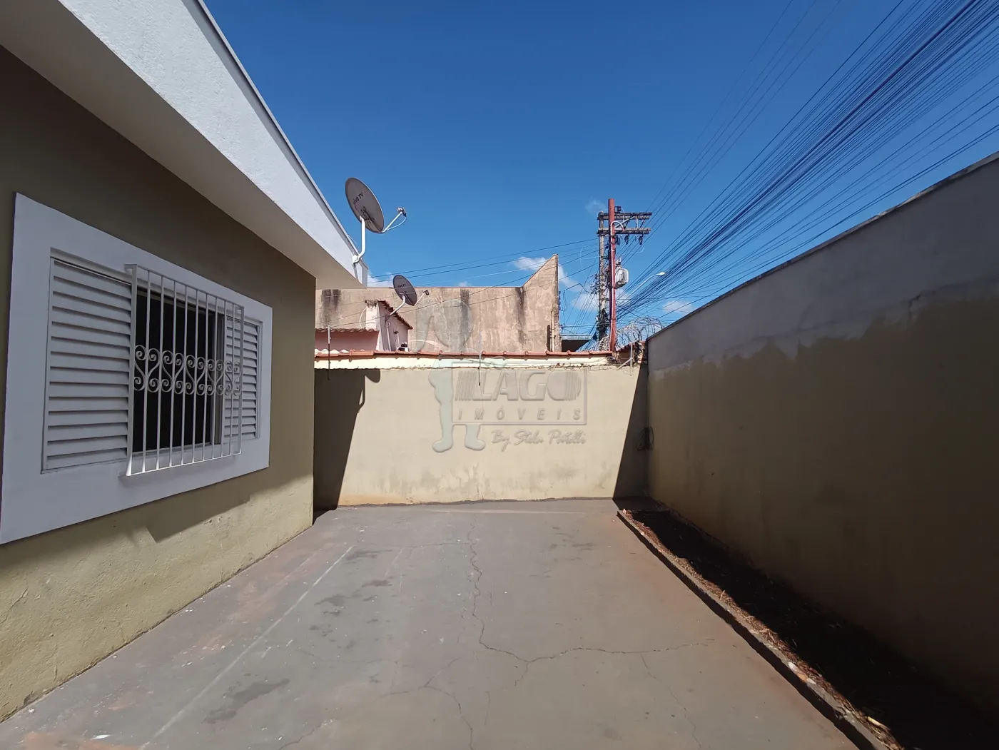 Comprar Casas / Padrão em Ribeirão Preto R$ 300.000,00 - Foto 1