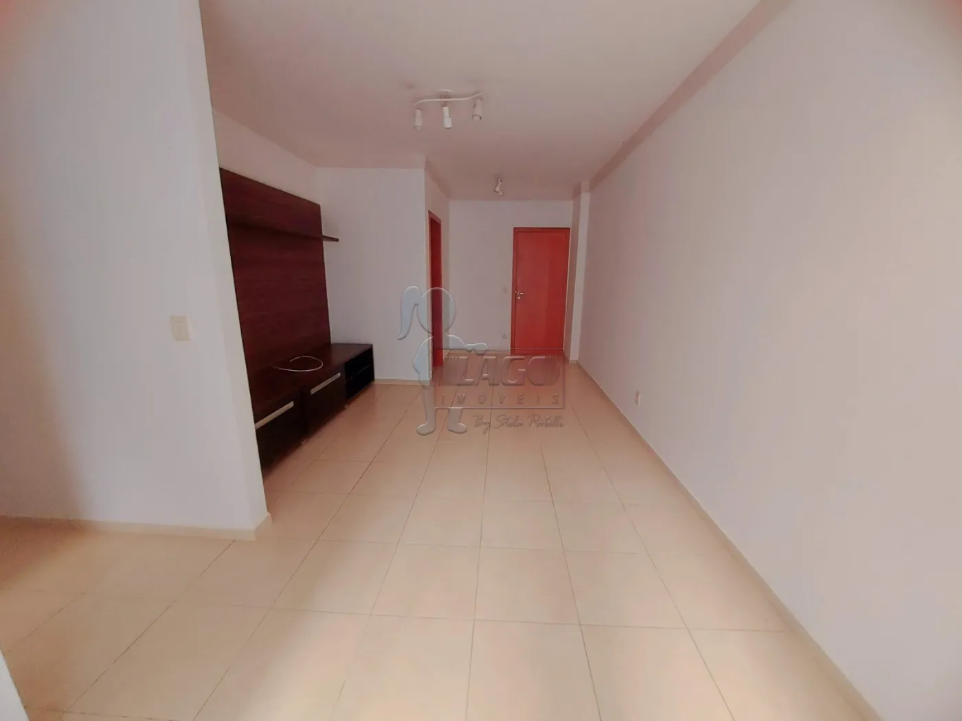 Alugar Apartamentos / Padrão em Ribeirão Preto R$ 1.600,00 - Foto 2