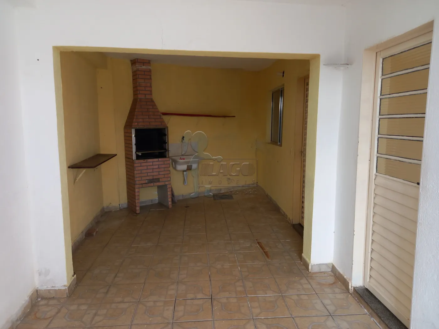 Alugar Casas / Padrão em Ribeirão Preto R$ 1.000,00 - Foto 3