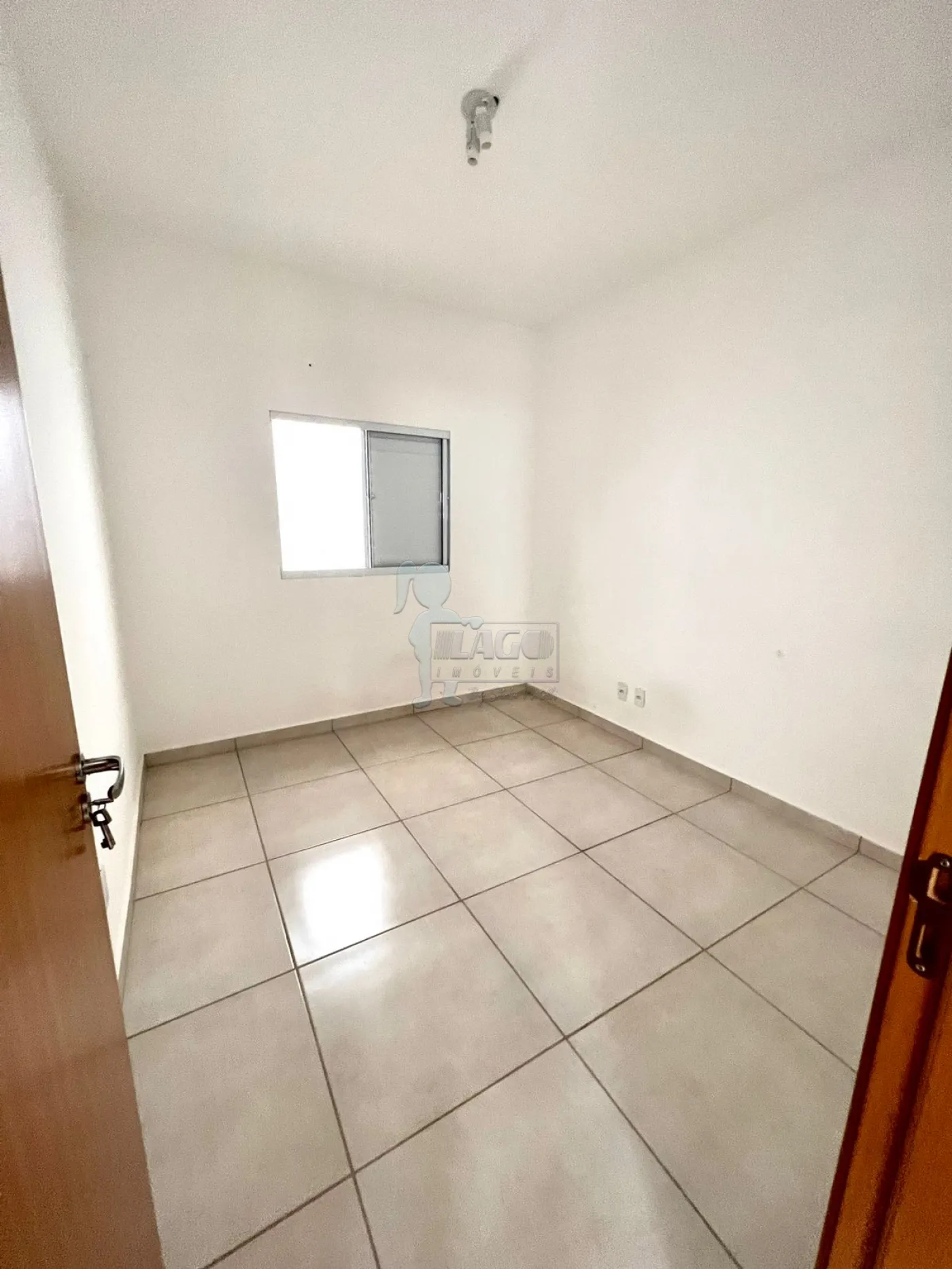 Alugar Casas / Condomínio em Ribeirão Preto R$ 1.350,00 - Foto 5