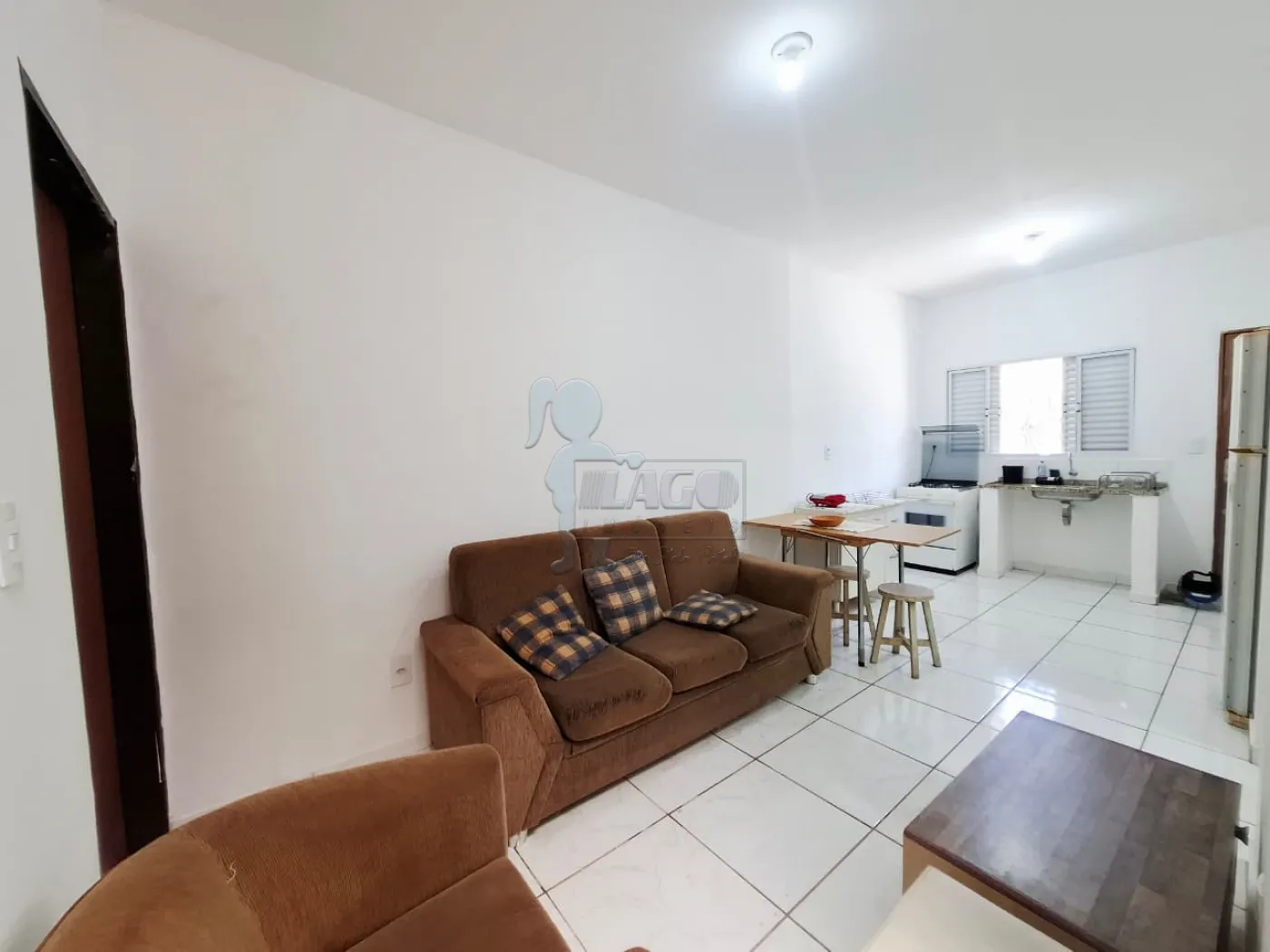Alugar Casa / Padrão em Ribeirão Preto R$ 800,00 - Foto 4