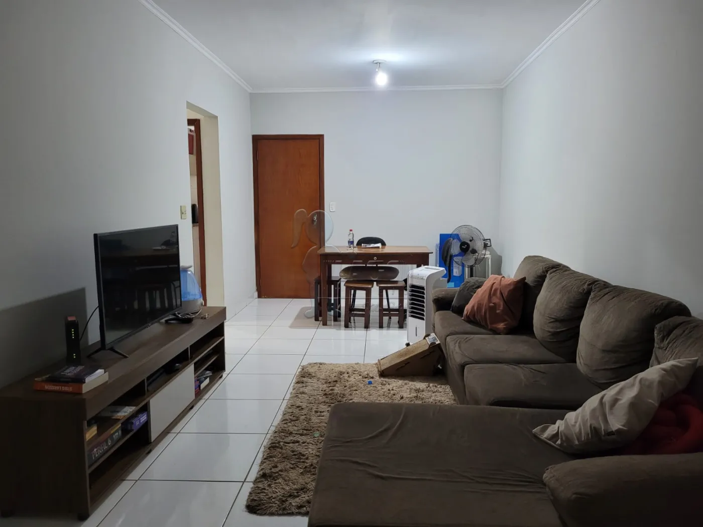 Alugar Apartamentos / Padrão em Ribeirão Preto R$ 800,00 - Foto 3