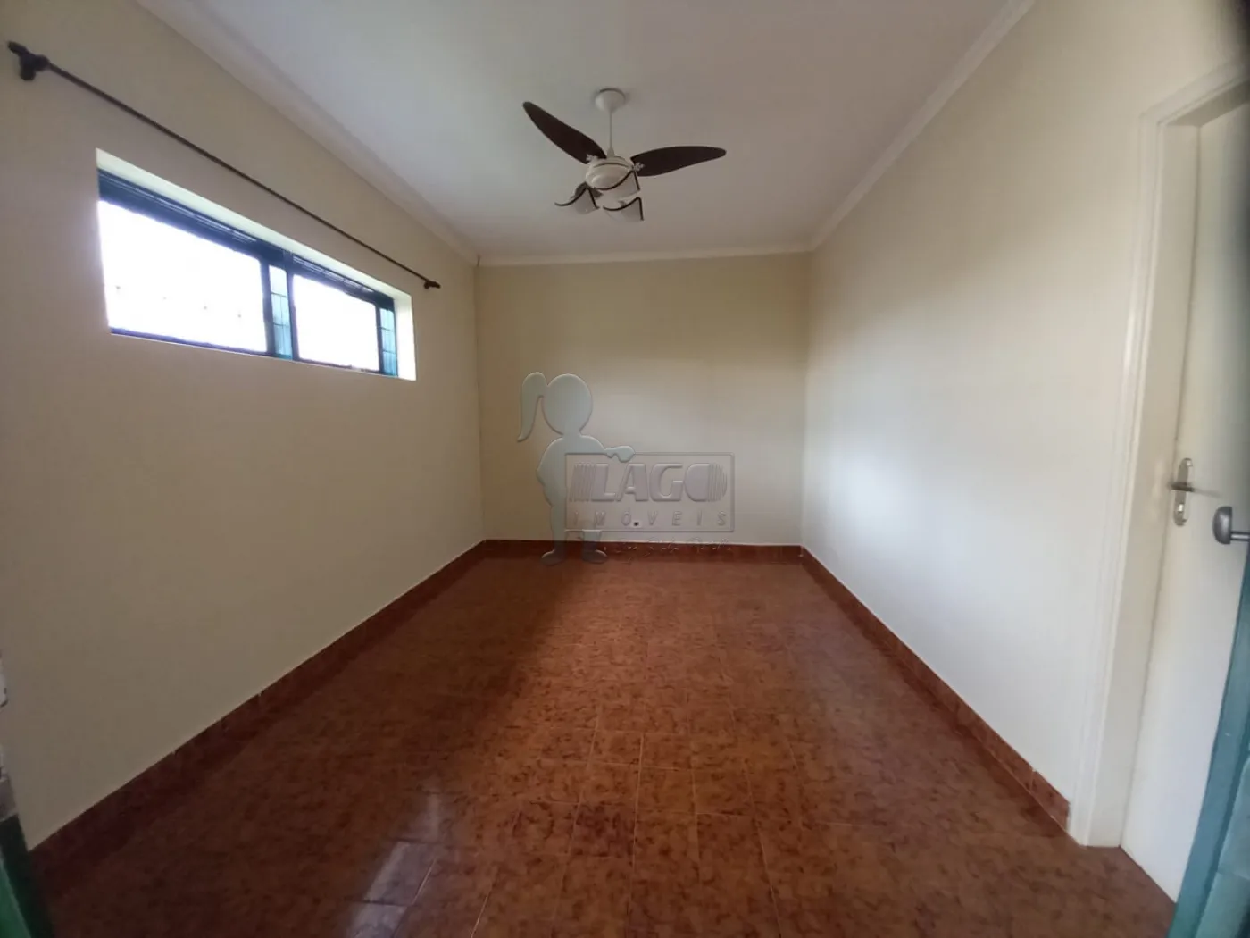 Alugar Casas / Padrão em Ribeirão Preto R$ 1.800,00 - Foto 1