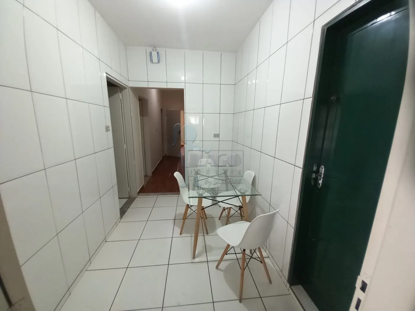 Alugar Casas / Padrão em Ribeirão Preto R$ 1.800,00 - Foto 4