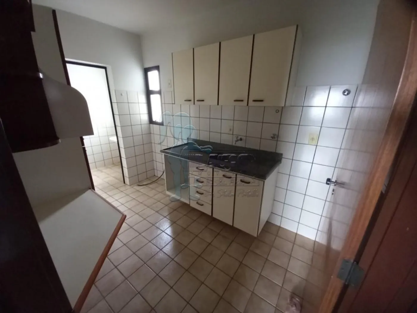 Alugar Apartamentos / Padrão em Ribeirão Preto R$ 1.600,00 - Foto 4