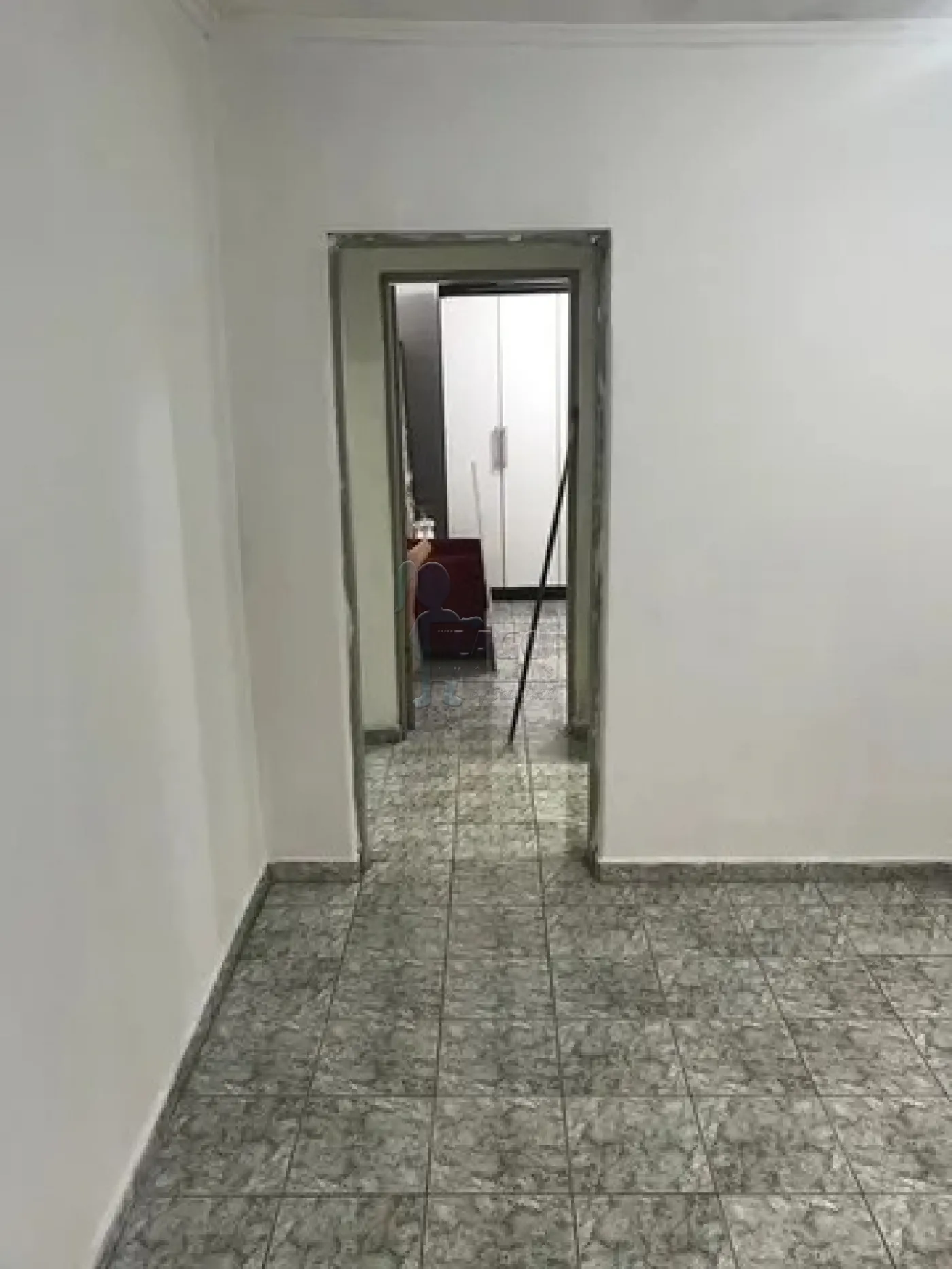 Comprar Casas / Padrão em Ribeirão Preto R$ 170.000,00 - Foto 1