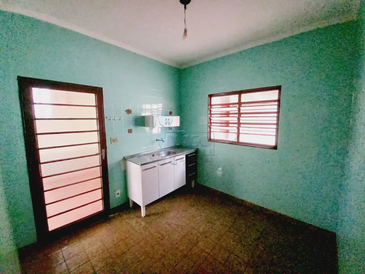 Alugar Casas / Padrão em Ribeirão Preto R$ 900,00 - Foto 5