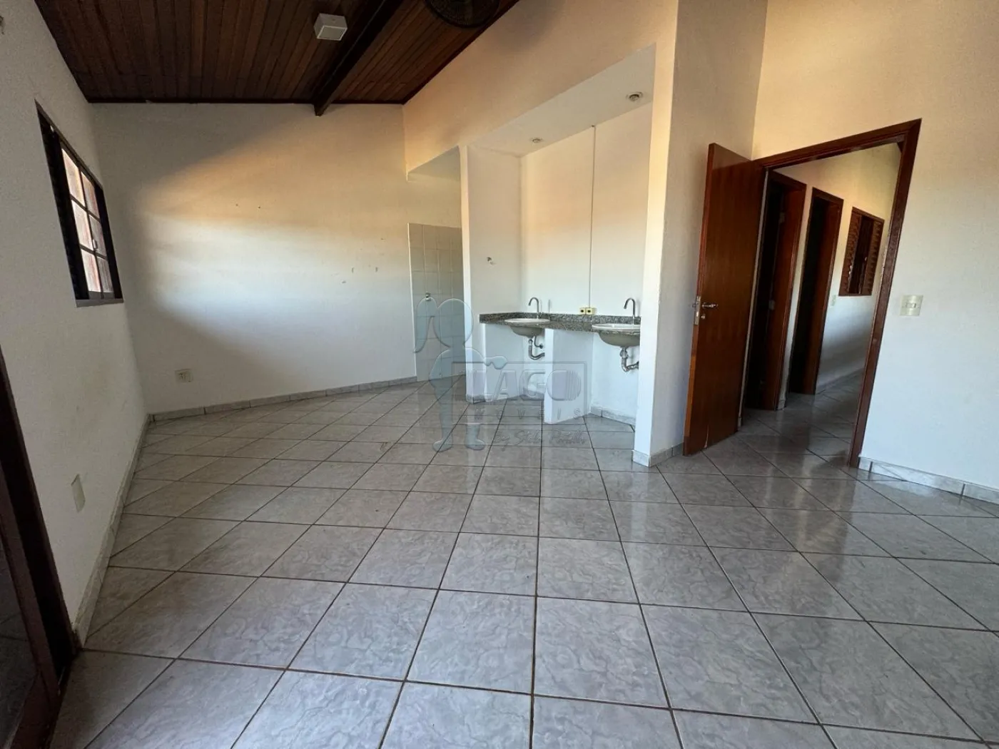 Alugar Casas / Padrão em Ribeirão Preto R$ 1.800,00 - Foto 11