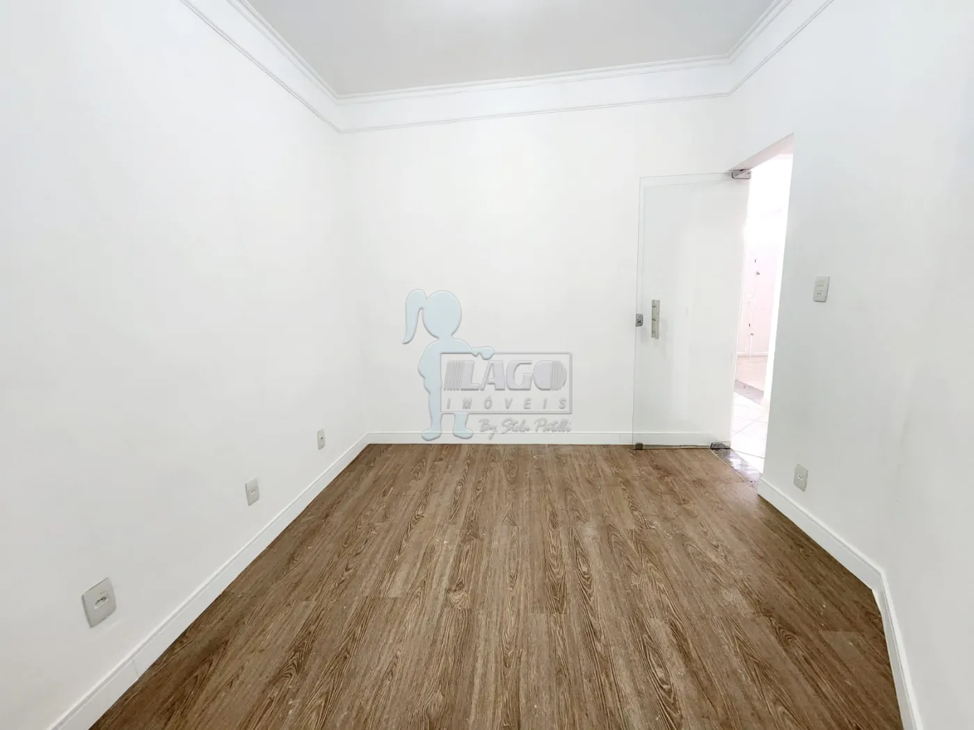 Comprar Casas / Padrão em Ribeirão Preto R$ 320.000,00 - Foto 1