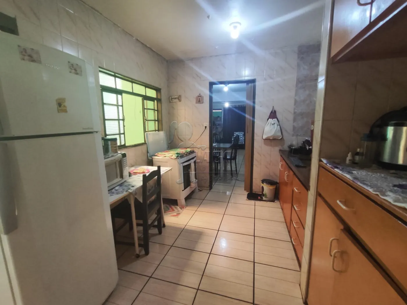 Alugar Casas / Padrão em Ribeirão Preto R$ 1.500,00 - Foto 2