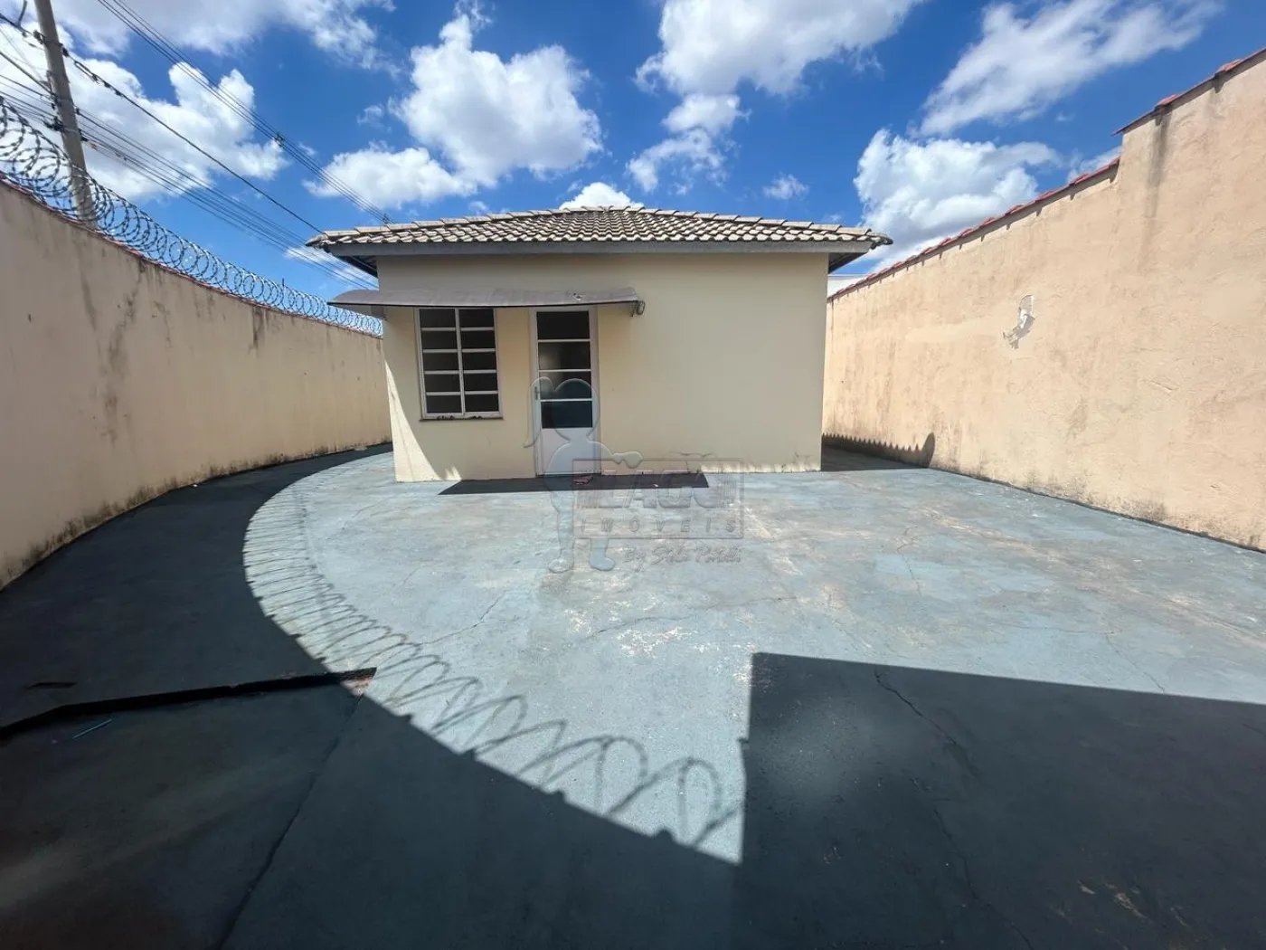 Comprar Casas / Padrão em Ribeirão Preto R$ 265.000,00 - Foto 1