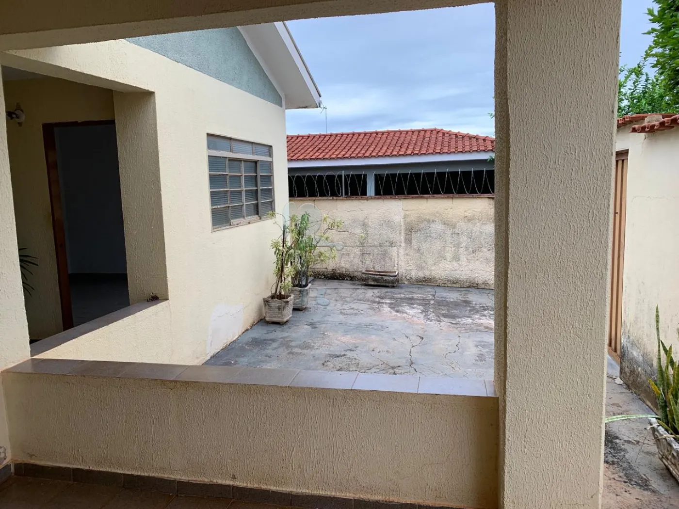 Comprar Casas / Padrão em Ribeirão Preto R$ 420.000,00 - Foto 2