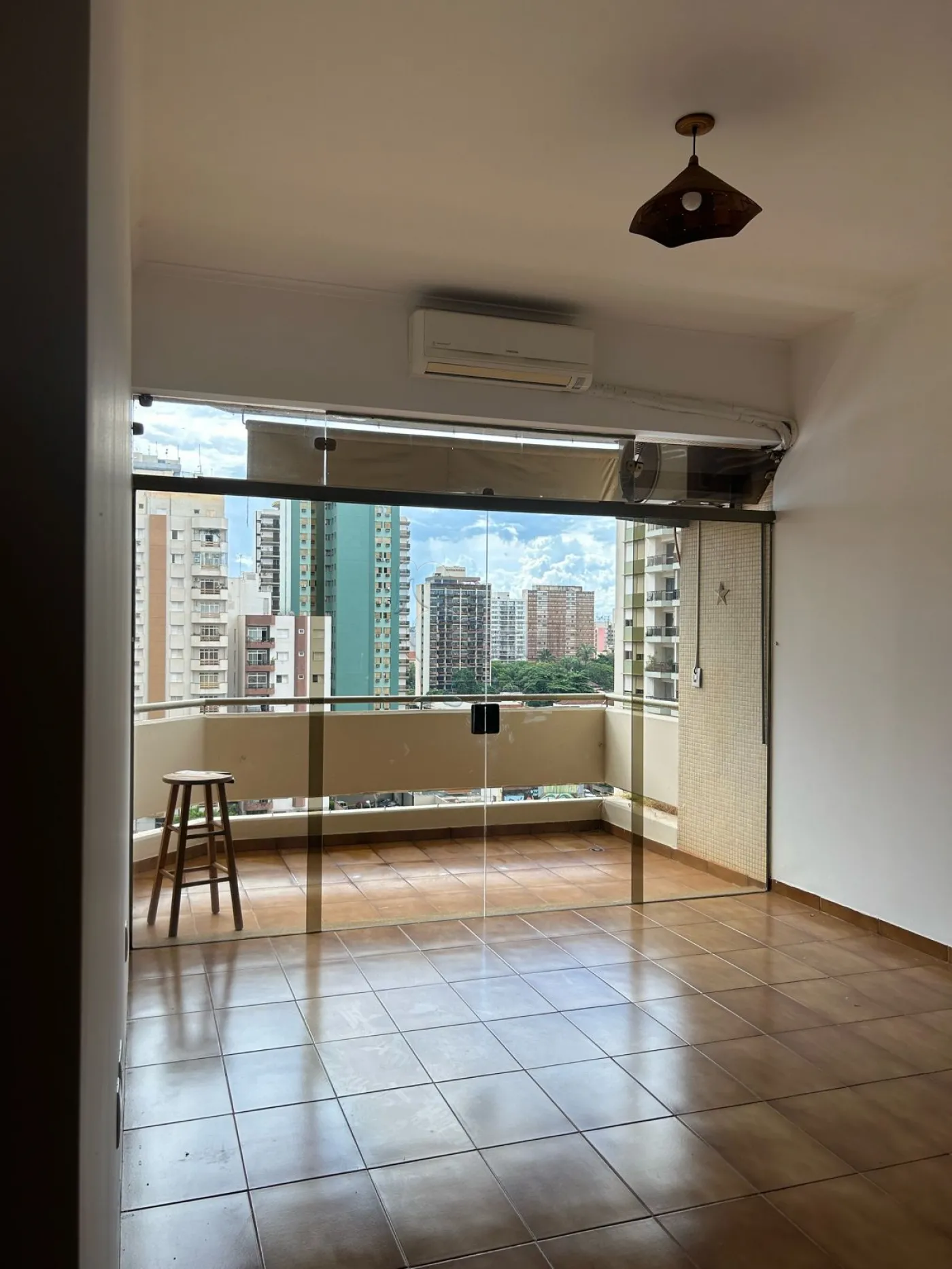 Alugar Apartamentos / Padrão em Ribeirão Preto R$ 3.000,00 - Foto 2