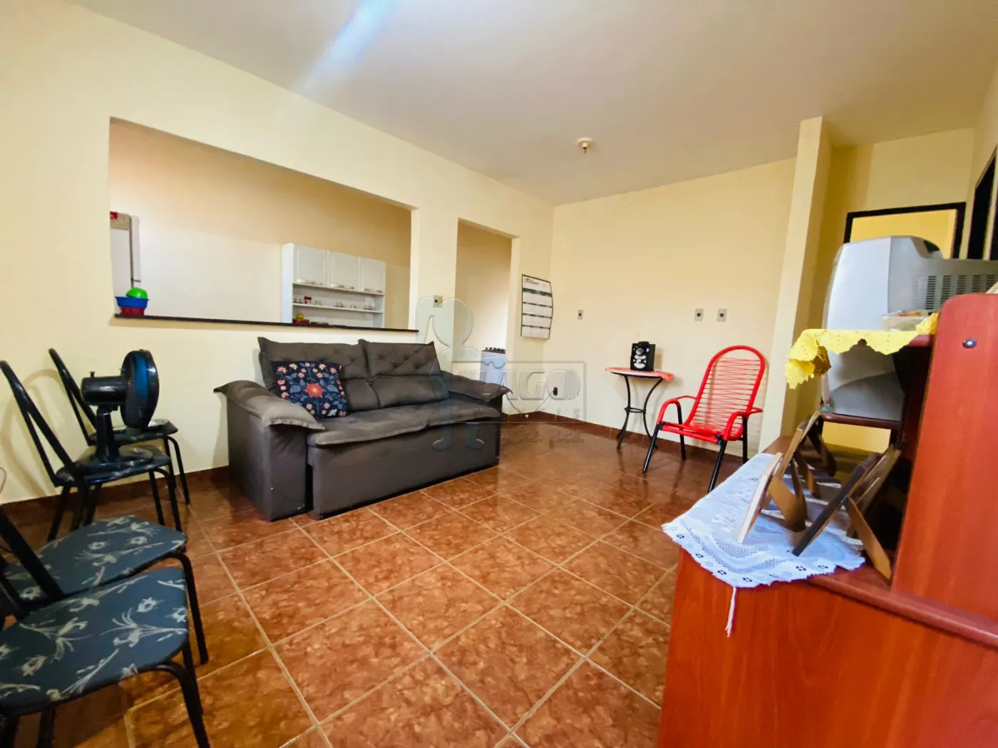 Comprar Casas / Padrão em Ribeirão Preto R$ 180.000,00 - Foto 2