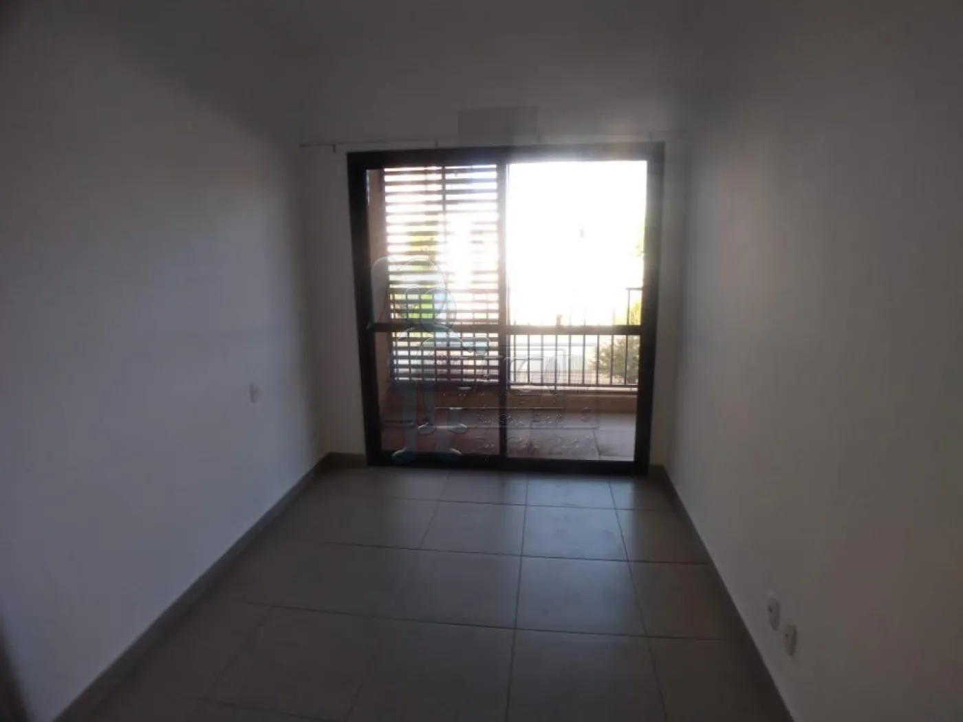 Alugar Apartamentos / Padrão em Ribeirão Preto R$ 1.000,00 - Foto 3