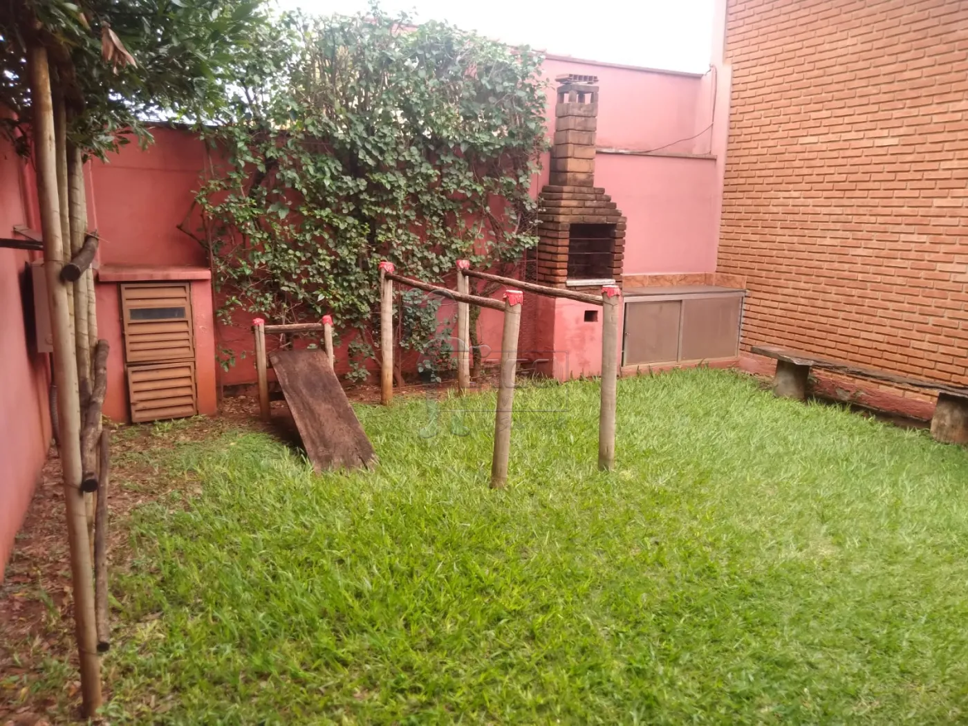 Comprar Casas / Padrão em Ribeirão Preto R$ 415.000,00 - Foto 2