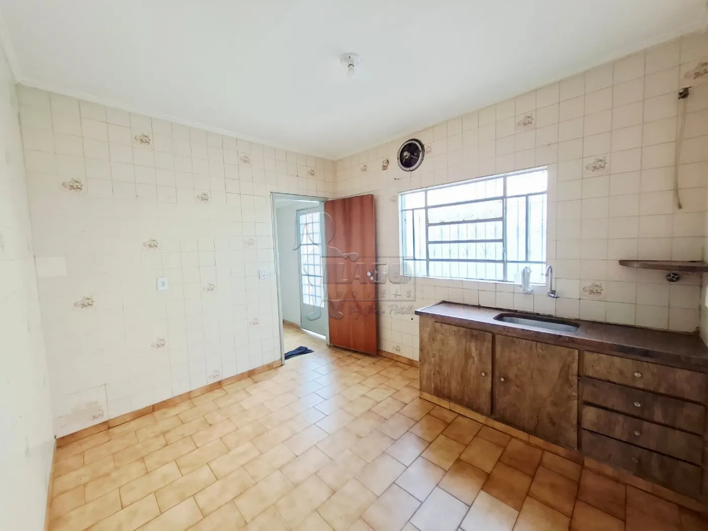 Alugar Casa / Padrão em Ribeirão Preto R$ 2.400,00 - Foto 2
