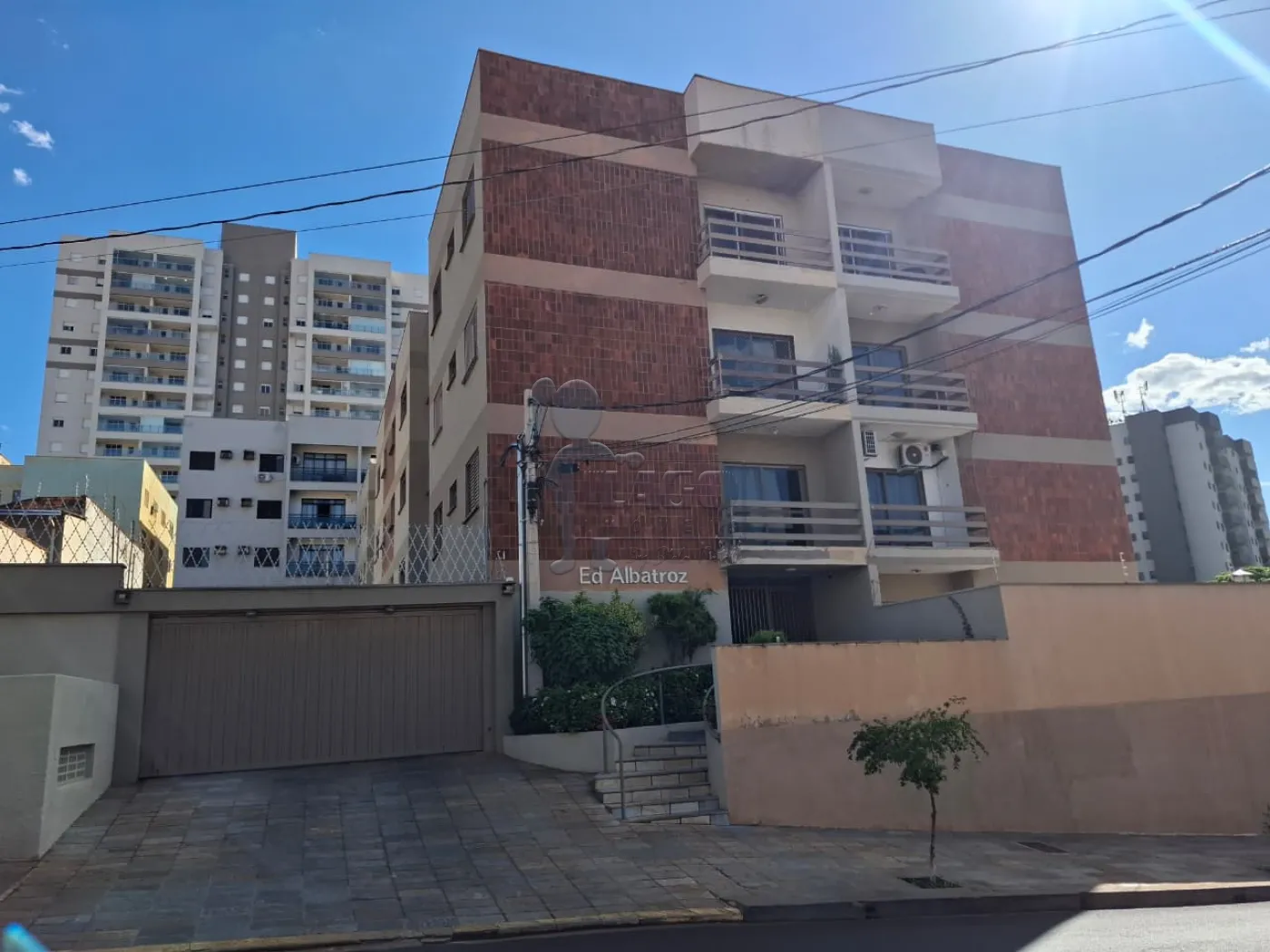 Alugar Apartamento / Padrão em Ribeirão Preto R$ 980,00 - Foto 1