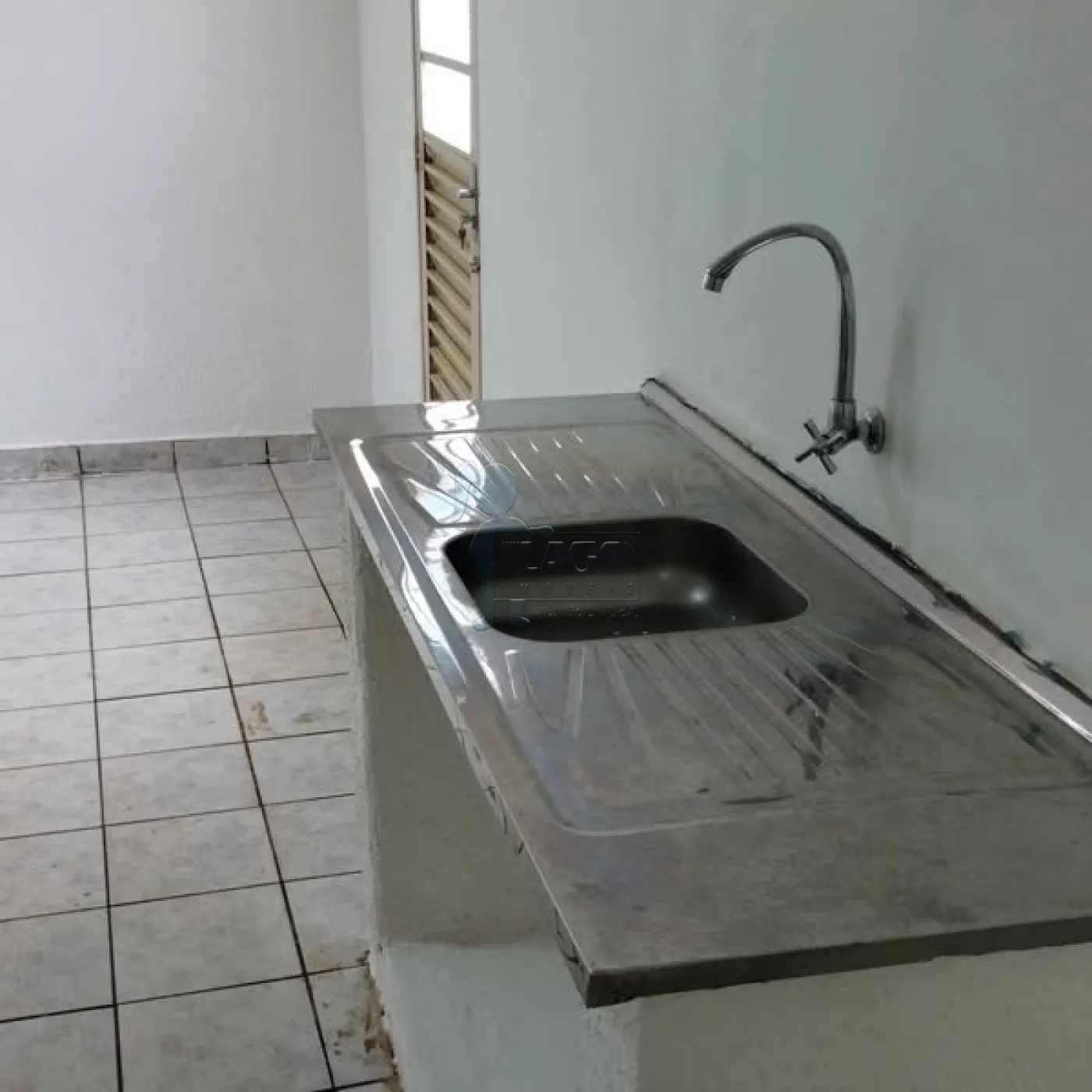 Alugar Casa / Padrão em Ribeirão Preto R$ 1.600,00 - Foto 4