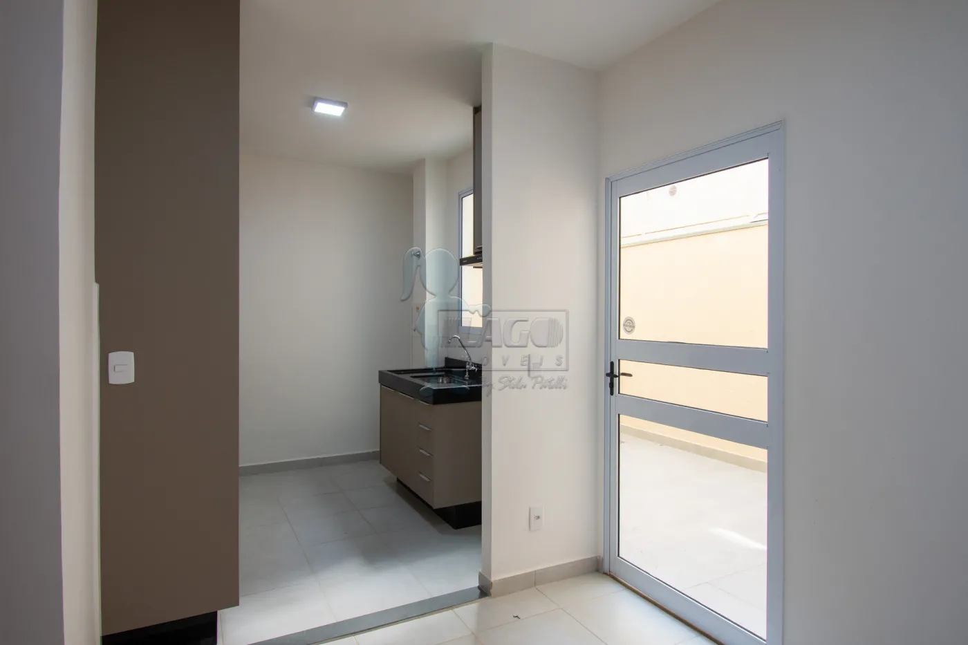 Alugar Apartamento / Padrão em Ribeirão Preto R$ 1.800,00 - Foto 3