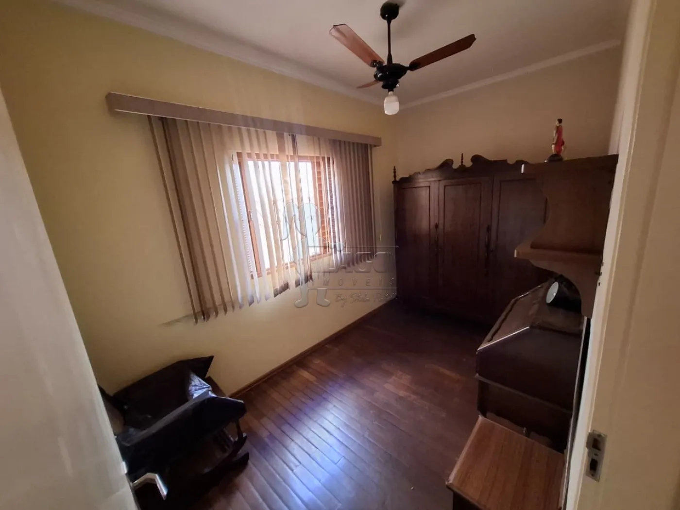 Alugar Casa / Padrão em Ribeirão Preto R$ 1.800,00 - Foto 4