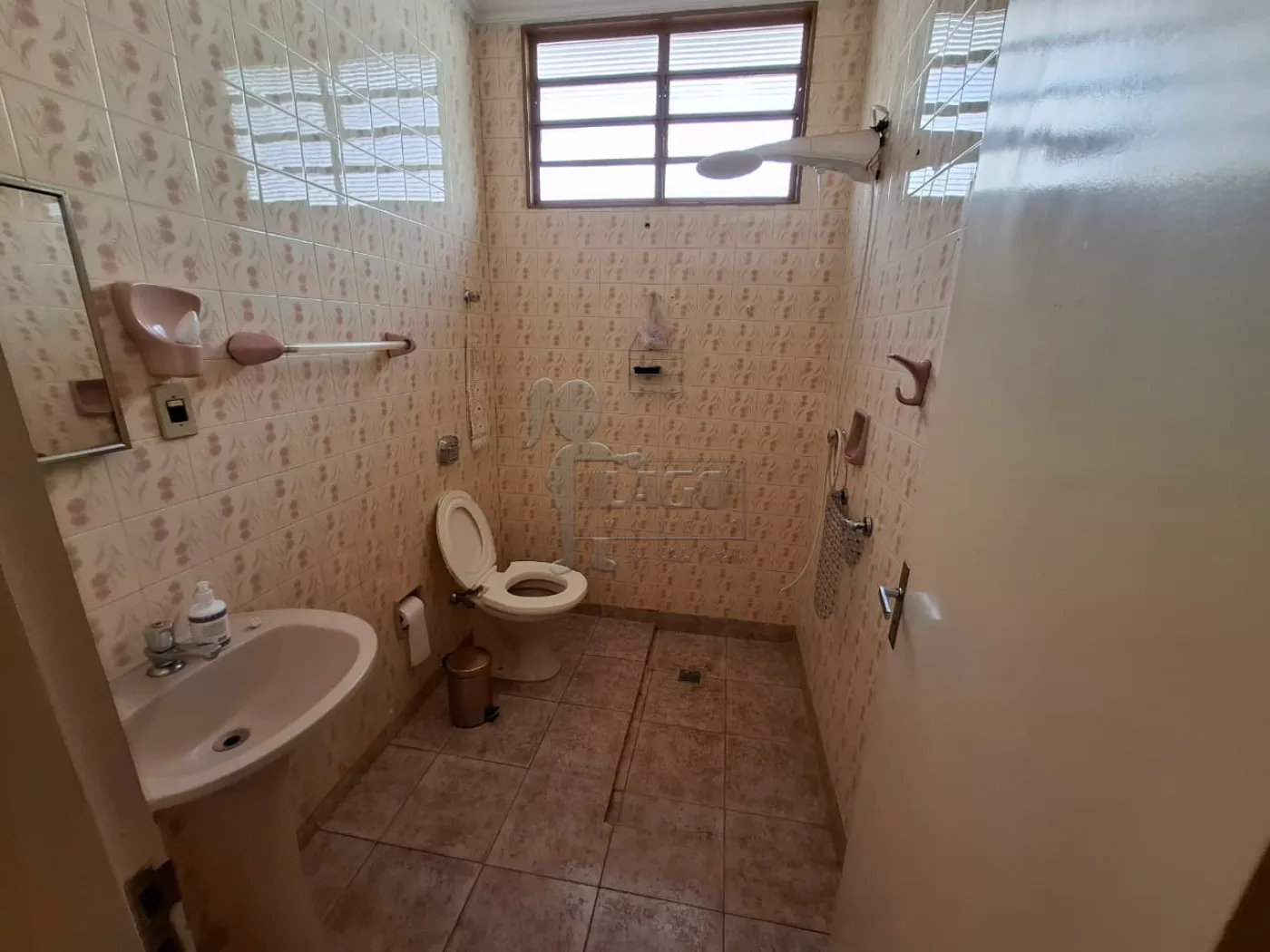 Alugar Casa / Padrão em Ribeirão Preto R$ 1.800,00 - Foto 5