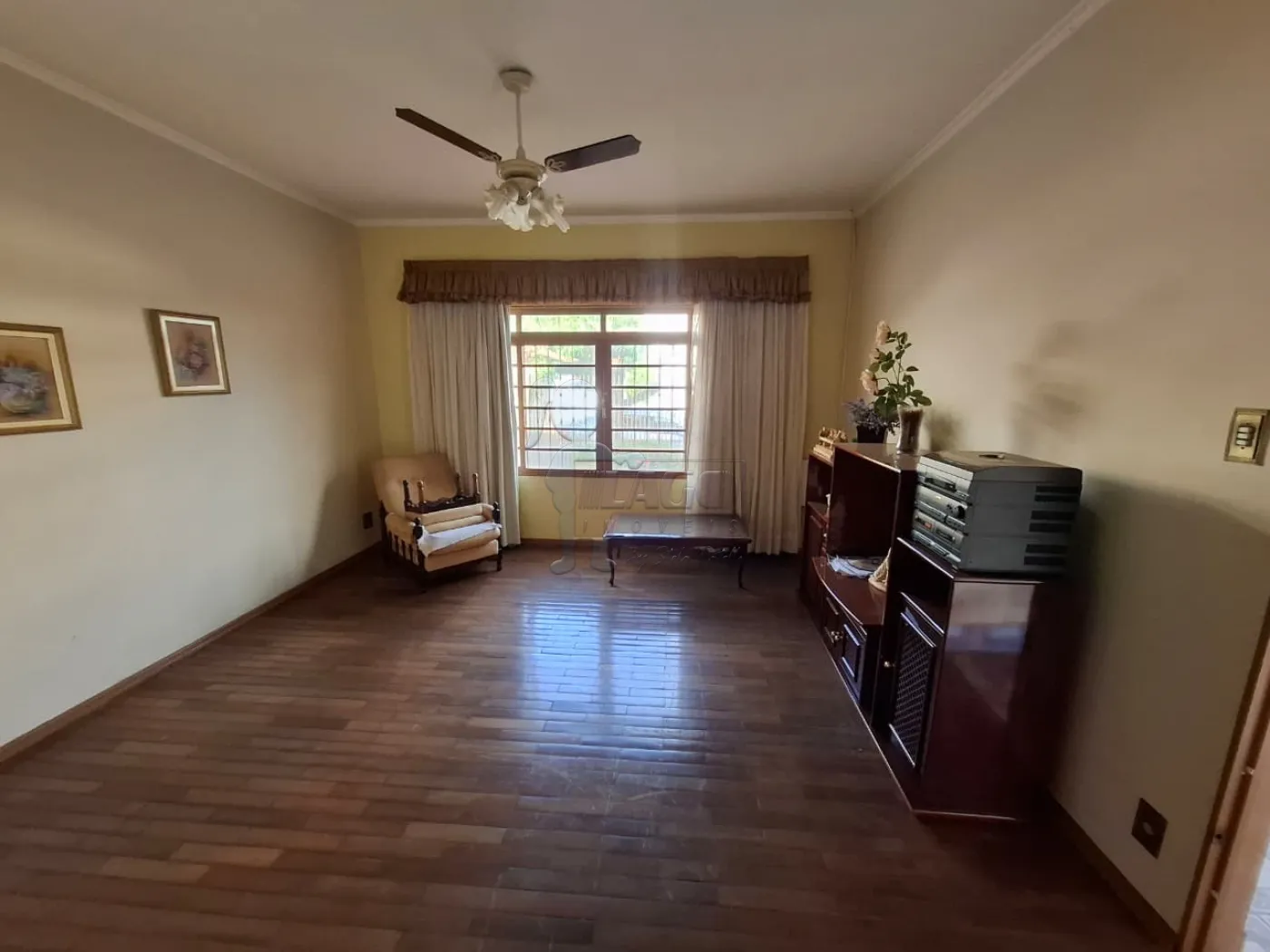 Alugar Casa / Padrão em Ribeirão Preto R$ 1.800,00 - Foto 1