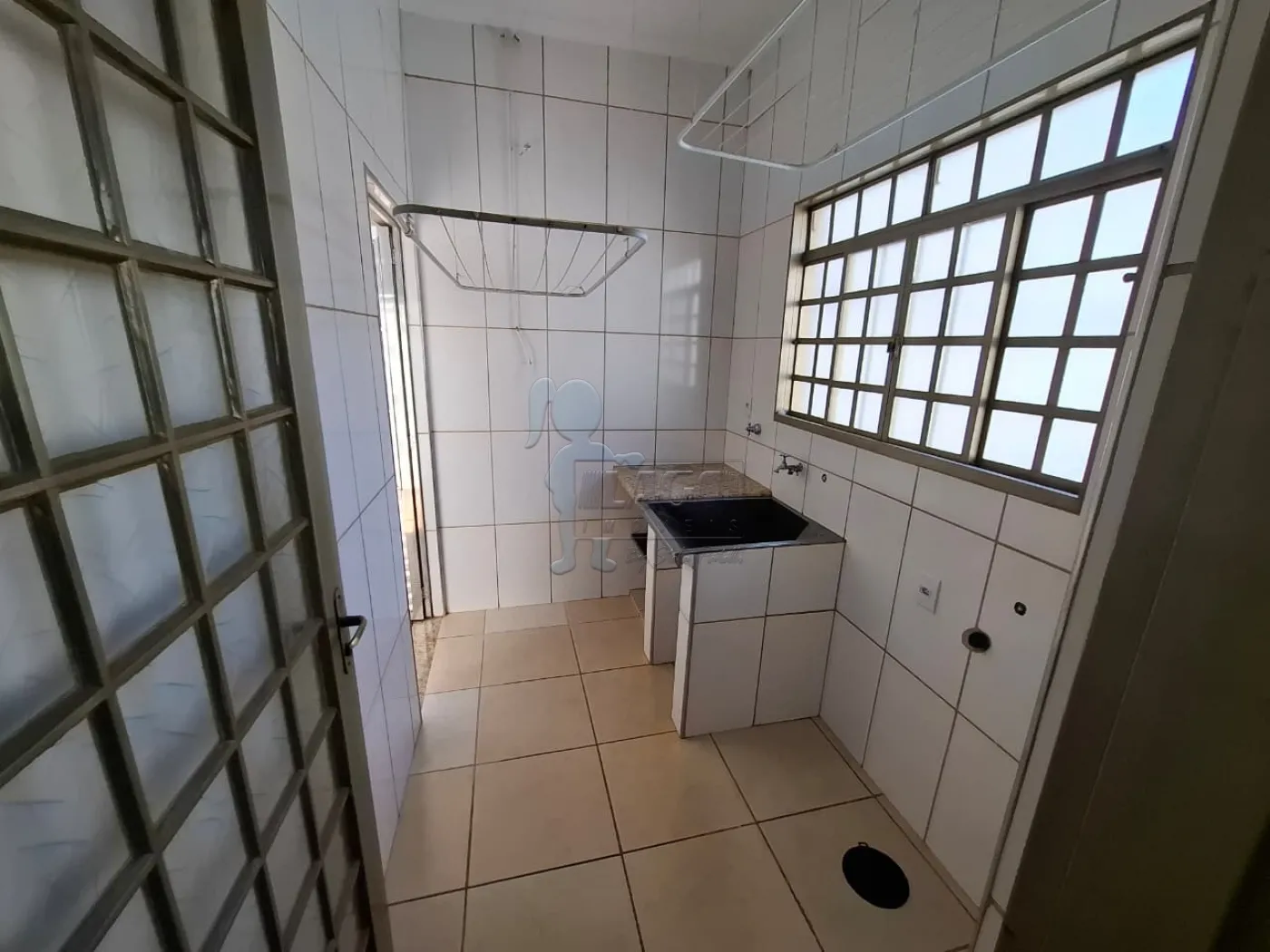Alugar Casa / Padrão em Ribeirão Preto R$ 1.600,00 - Foto 11