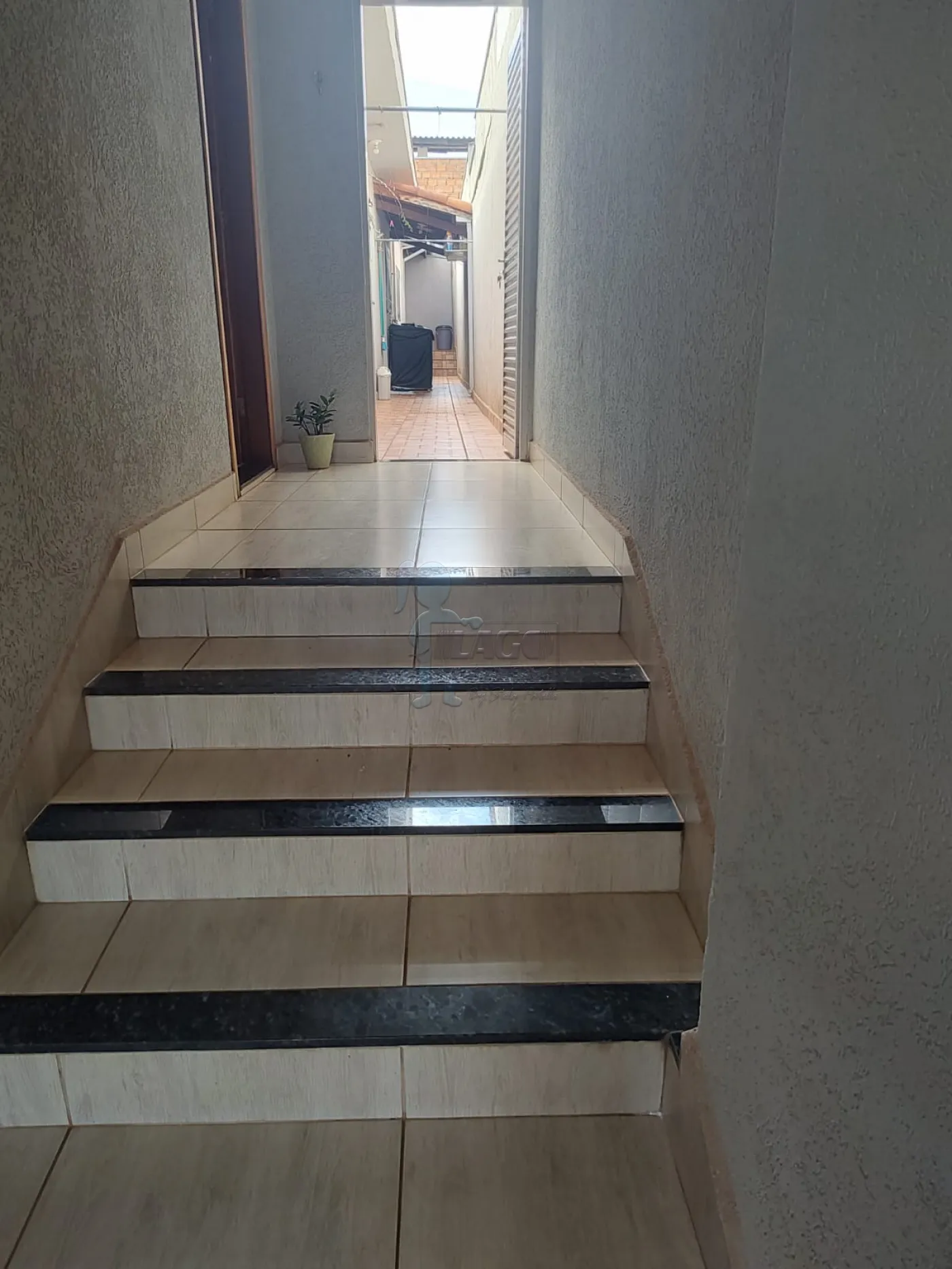 Alugar Casa / Padrão em Ribeirão Preto R$ 2.400,00 - Foto 16