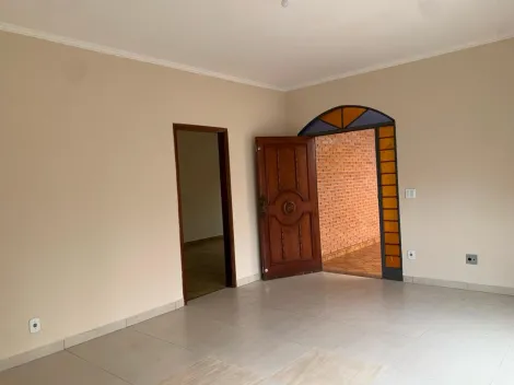 Alugar Casas / Padrão em Ribeirão Preto R$ 3.800,00 - Foto 4