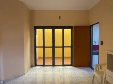 Alugar Casas / Padrão em Ribeirão Preto R$ 550,00 - Foto 4