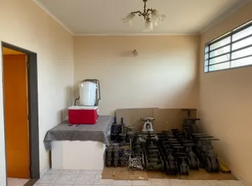Alugar Casas / Padrão em Ribeirão Preto R$ 550,00 - Foto 3