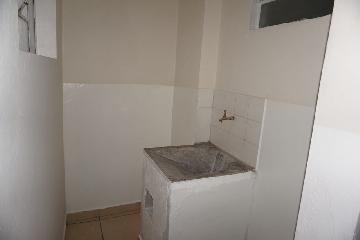 Alugar Apartamentos / Padrão em Ribeirão Preto R$ 680,00 - Foto 4