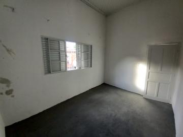 Alugar Casas / Padrão em Ribeirão Preto R$ 1.650,00 - Foto 1