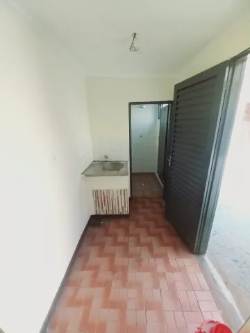 Alugar Casas / Padrão em Ribeirão Preto R$ 800,00 - Foto 4