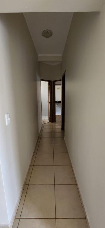 Alugar Apartamentos / Padrão em Ribeirão Preto R$ 1.000,00 - Foto 4