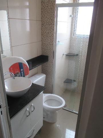 Alugar Apartamentos / Padrão em Ribeirão Preto R$ 600,00 - Foto 4