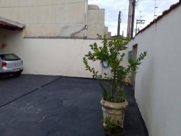 Alugar Casas / Padrão em Ribeirão Preto R$ 900,00 - Foto 4