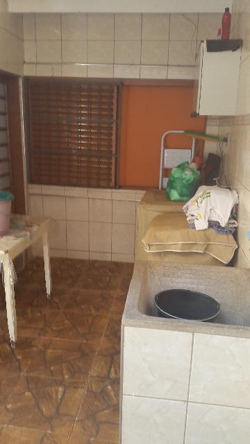 Comprar Casas / Padrão em Ribeirão Preto R$ 300.000,00 - Foto 1