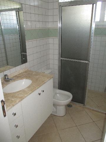 Alugar Apartamentos / Padrão em Ribeirão Preto R$ 900,00 - Foto 2